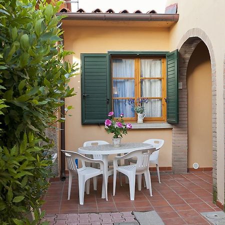Borgo Guglielmo Aparthotel Marina di Cecina Luaran gambar