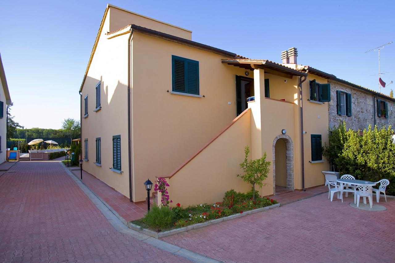 Borgo Guglielmo Aparthotel Marina di Cecina Luaran gambar